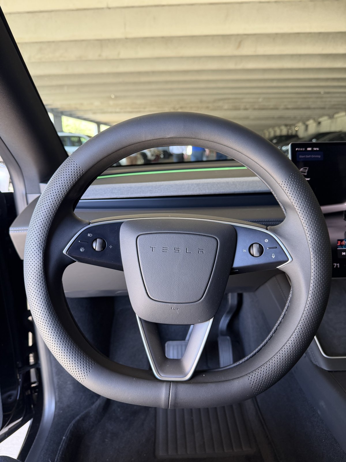 LKWLIKEI steering wheel cover on Kevin's 2026 Model Y Juniper